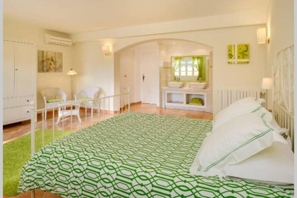 Le clos des pins, vue mont Ventoux Roaix Extérieur photo