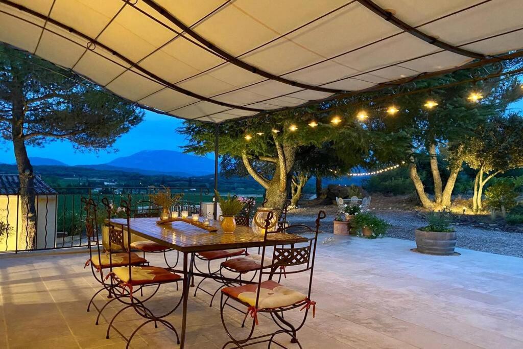 Le clos des pins, vue mont Ventoux Roaix Extérieur photo