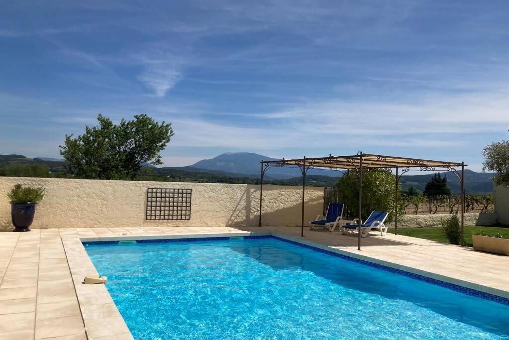 Le clos des pins, vue mont Ventoux Roaix Extérieur photo