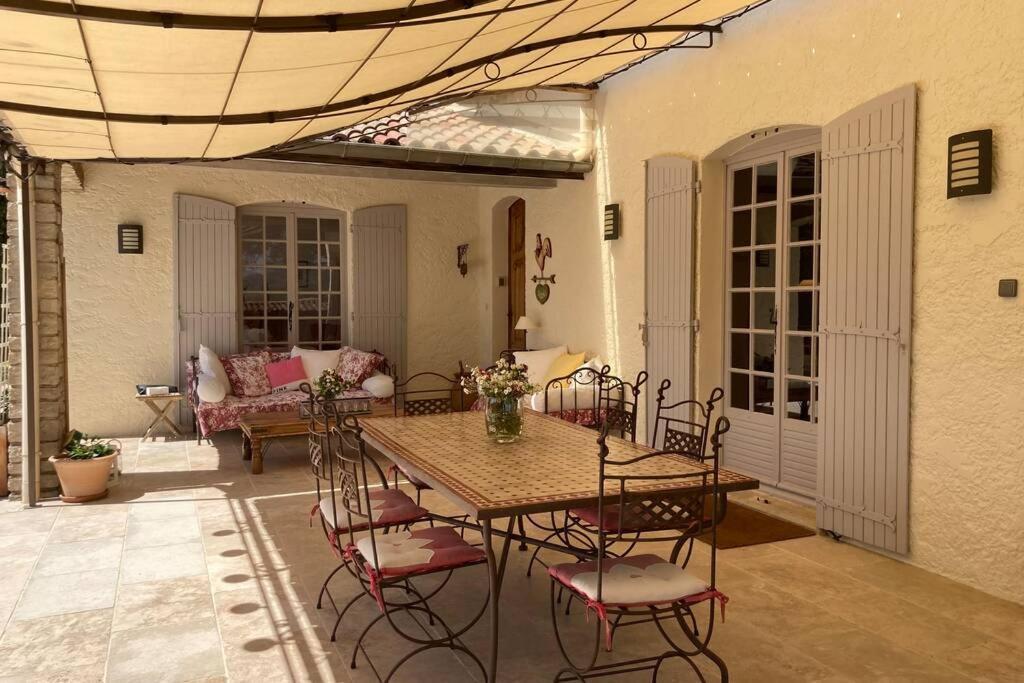 Le clos des pins, vue mont Ventoux Roaix Extérieur photo