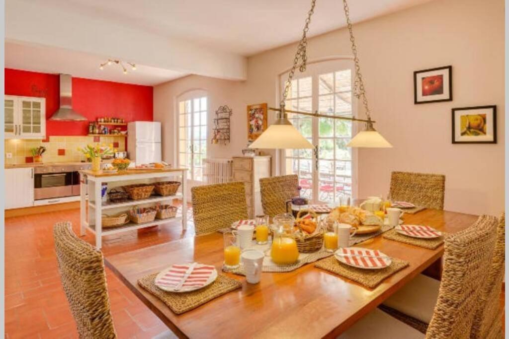 Le clos des pins, vue mont Ventoux Roaix Extérieur photo